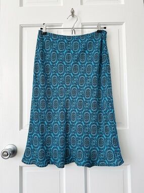 INC 100% Silk Paisley Skirt Turquoise Teal Medallion Print Flutter Hem Size 8